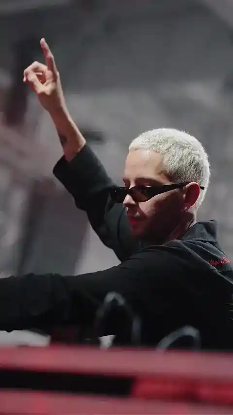 clip4.webp